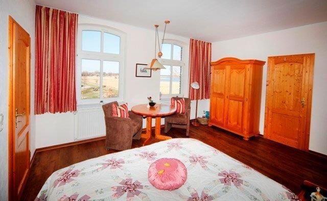 Hotel/Pension Bradhering Ahrenshoop Esterno foto