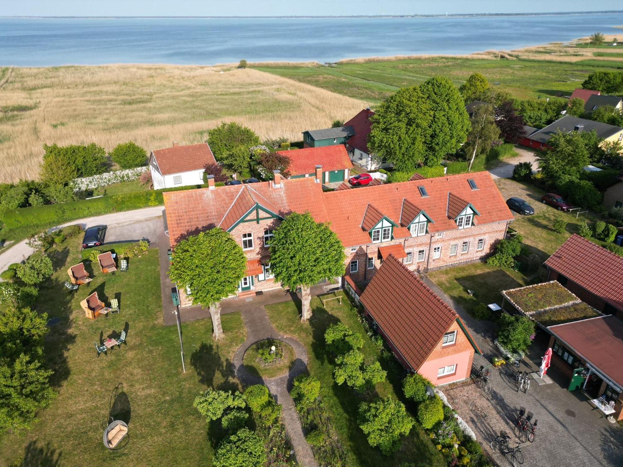 Hotel/Pension Bradhering Ahrenshoop Esterno foto